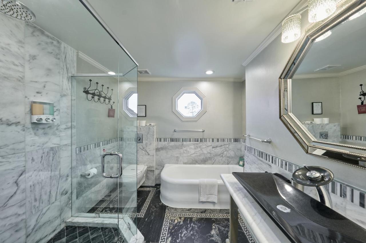 Villa With 8 Bedrooms And Heated Swimming Pool Houston Exteriör bild